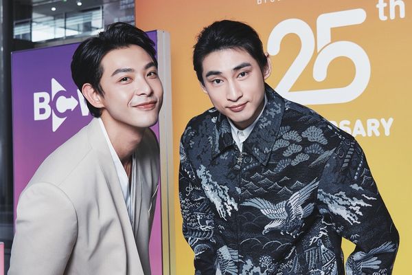 ▲連晨翔（左）與章廣辰帶著新作《舊金山美容院》到韓國首爾宣傳。（圖／TVBS提供）