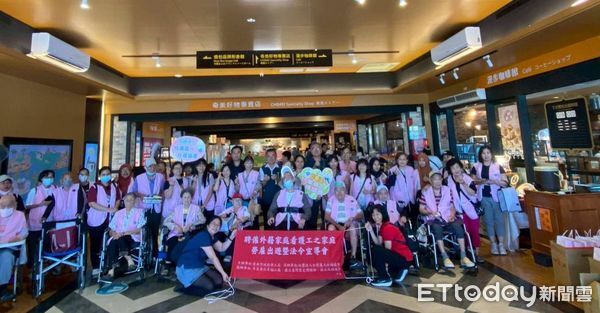 ▲台南市勞工局舉辦「家庭類勞僱一家親」活動，邀請移工、被照顧者與家屬同遊，共享溫馨時光。（記者林東良翻攝，下同）