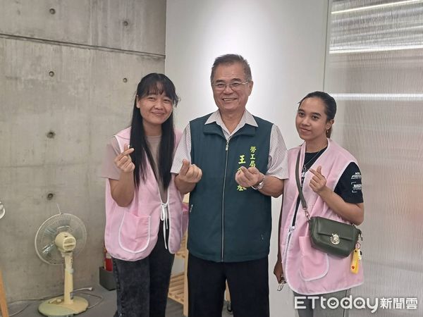 ▲台南市勞工局舉辦「家庭類勞僱一家親」活動，邀請移工、被照顧者與家屬同遊，共享溫馨時光。（記者林東良翻攝，下同）