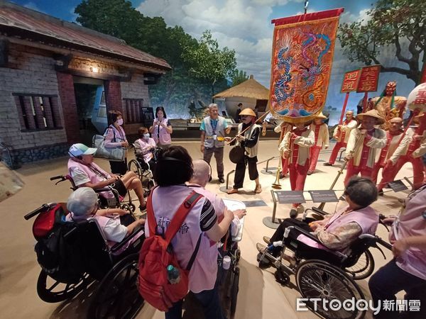 ▲台南市勞工局舉辦「家庭類勞僱一家親」活動，邀請移工、被照顧者與家屬同遊，共享溫馨時光。（記者林東良翻攝，下同）