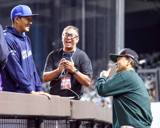 ▲▼   洪一中、林哲瑄          。（圖／富邦悍將提供）