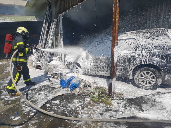 ▲彰化和美鎮發生離奇火燒車。（圖／消防局提供）