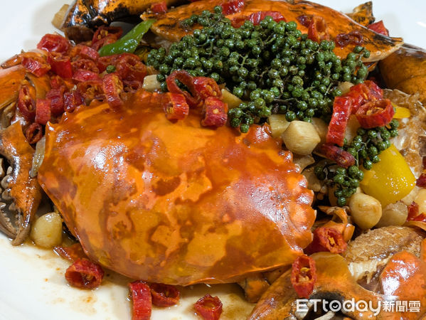 ▲朧粵秋蟹料理10/1開始供應。（圖／記者黃士原攝）