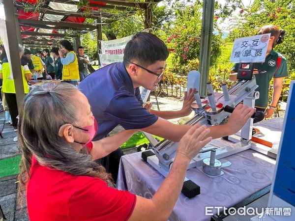 ▲「記憶同行*銀光樂智」博覽會今天登場。（圖／竹山秀傳醫院提供）