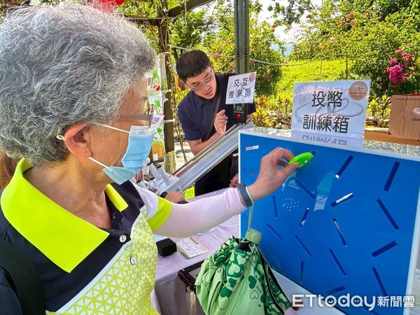 ▲「記憶同行*銀光樂智」博覽會今天登場。（圖／竹山秀傳醫院提供，下同）