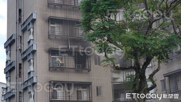 ▲台北市文山區萬美街一段一棟公寓發生火警，1人命危。（圖／記者黃彥傑攝，下同）