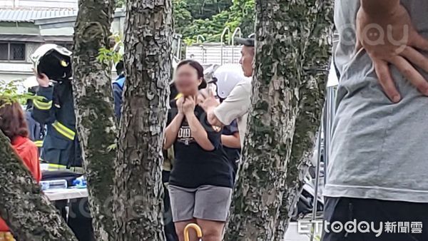 ▲台北市文山區萬美街一段一棟公寓發生火警，1人命危。（圖／記者黃彥傑攝，下同）