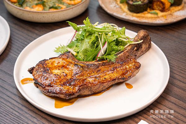 ▲▼高雄超美城市餐酒館「LAB PIER2駁二店」!約會聚餐必吃創意料理，推薦章魚麵疙瘩與戰斧豬排。（圖／部落客虎麗提供）