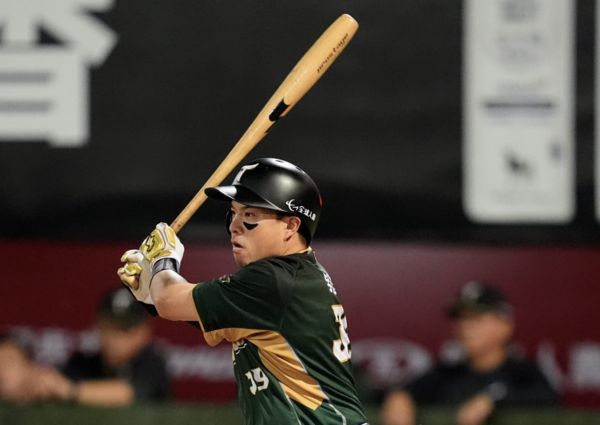 ▲▼ 吳念庭            。（圖／台鋼雄鷹提供）