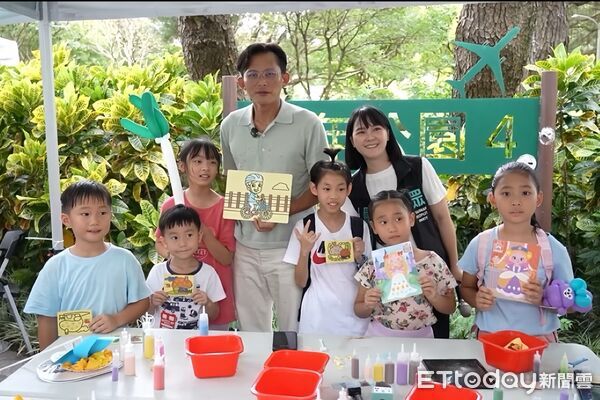 ▲▼民眾黨主席黃國昌出席台北市黨部「眾夏FUN電趣」親子園遊會。（圖／記者陳家祥攝）