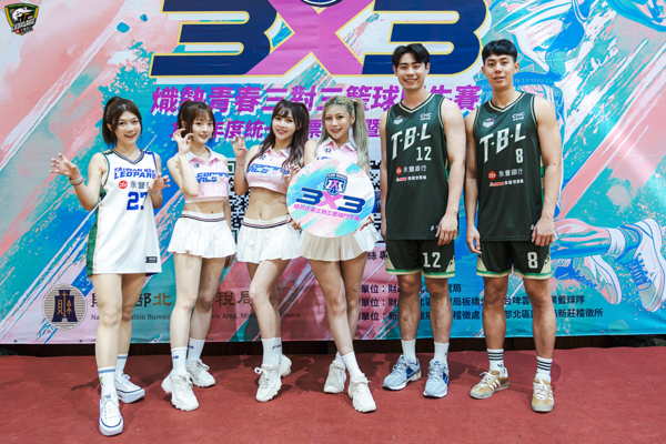 ▲林信寬、汪哲宇站台，雲豹攜手國稅局辦3對3籃球賽。（圖／雲豹提供）