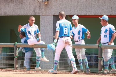 林展亦開轟全場海灌6打點　忠孝國中12比6擊退三民國中