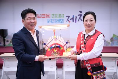 台韓友好!花蓮縣政府與堤川市締結姊妹市13週年 徐榛蔚獲贈韓國堤川榮譽市民