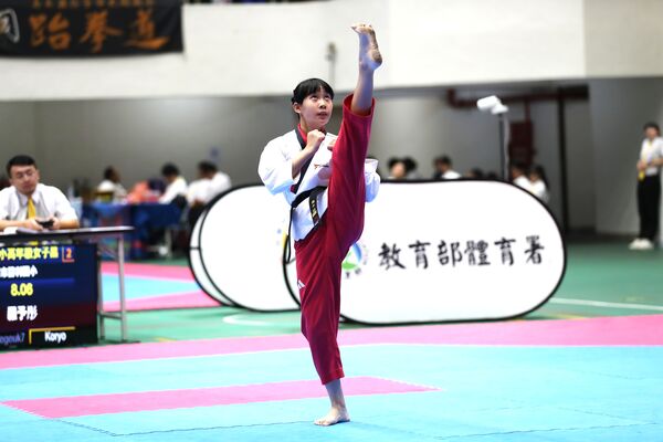 ▲勝利國小六生羅予彤獲得女子組最高分、來自蘭嶼東清國小跆拳道隊的顏承祐。（圖／大會提供）