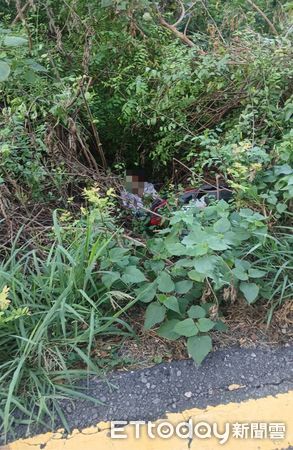 ▲▼鼓山摔車意外             。（圖／記者陳宏瑞翻攝）