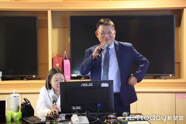 ▲▼美國明尼蘇達大學神經外科教授透過視訊主講「脊髓損傷後功能恢復的硬膜外脊髓電刺激：轉譯醫學進展與臨床觀察」。（圖／慈濟醫學中心提供，下同）