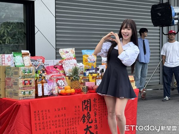 ▲李李仁、季芹、李多慧、古斌、頑童小春、王品澔出席《辛亥隧道》開鏡儀式。（圖／記者黃庠棻攝）