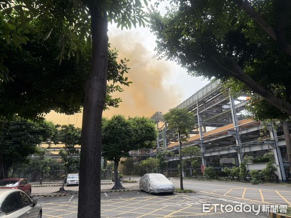 ▲中鋼小港廠區發生火警。（圖／記者許宥孺翻攝）