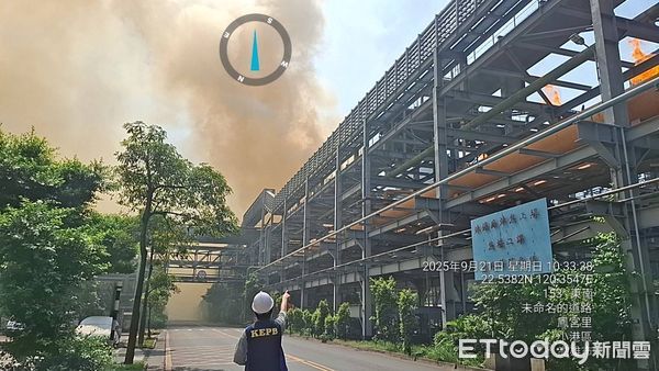 ▲中鋼小港廠區發生火警。（圖／記者許宥孺翻攝）