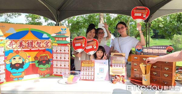 ▲奇美醫院於奇美博物館舉辦國際失智症日活動，推出創新「護腦聰明籤」。（記者林東良翻攝，下同）