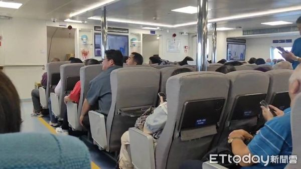 ▲▼小三通大陸籍客船「和平新星」輪航行時引擎故障，誤點20分鐘。（圖／記者林名揚翻攝)