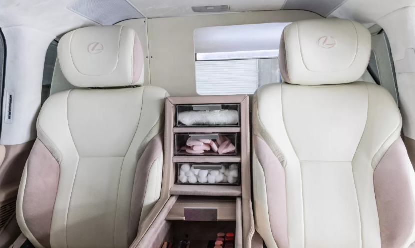 ▲專為女性消費者打造！LEXUS LX推出夢幻粉紅概念車。（圖／翻攝自LEXUS）