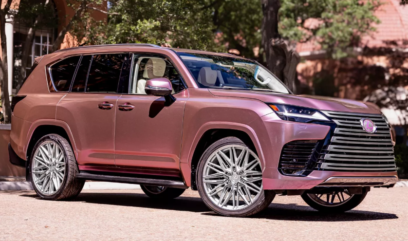 ▲專為女性消費者打造！LEXUS LX推出夢幻粉紅概念車。（圖／翻攝自LEXUS）