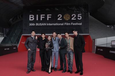 宏正、張立昂釜山海邊散步「巧遇日本巨星」 他在男神面前飛踢!