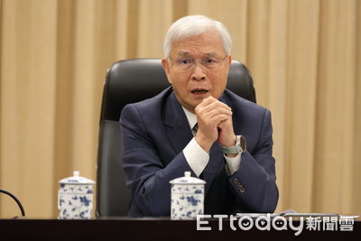 央行利率連9凍!2理事主張升息 楊金龍鬆口:目前稍微偏鷹