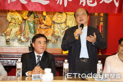 柯文哲昔猛攻「五大弊案」　胡志強挺郝龍斌選黨魁：你都沒回嘴