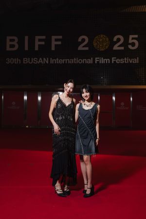 ▲《女孩不平凡》主演登上釜山影展。（圖／綺影發行提供）