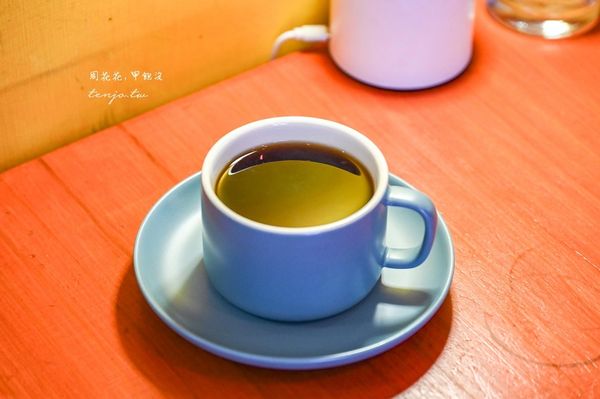 ▲▼新北泰山「芳咖啡」，隱身畫廊裡的超平價咖啡廳！單品手沖只要80元自烘店高水準推薦。（圖／部落客周花花提供）