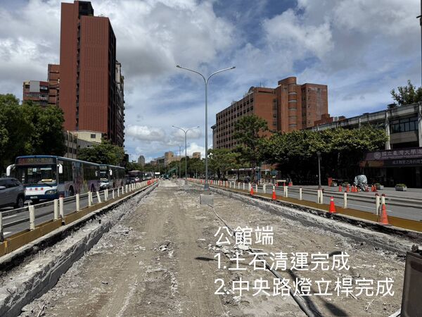 ▲李四川今日下午視察公館圓環拆除工程。（圖／北市府提供）