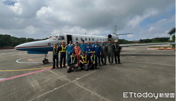 ▲▼樺加沙風王登基　氣象署13000公尺「投落飛機」追風觀測。（圖／中央氣象署）