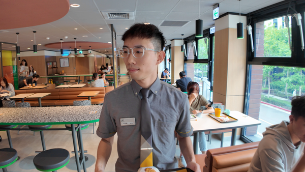 ▲▼麥當勞人物故事,速食店,徵才,Working Holiday,smile learning。（圖／記者姜國輝攝）