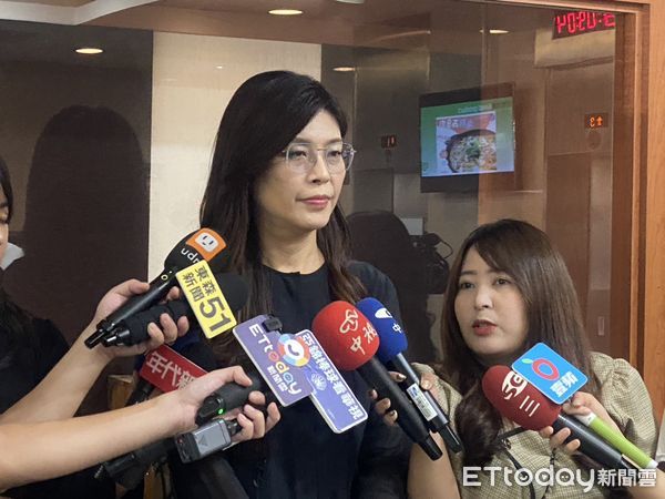 ▲國民黨主席參選人鄭麗文受訪。（圖／記者黃國霖攝）