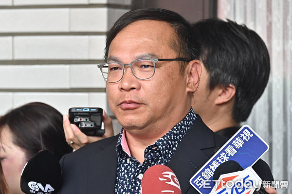 ▲▼立委王義川召開「跟蹤政敵、政治醜聞 」偷拍集團現形記者會。（圖／記者李毓康攝）