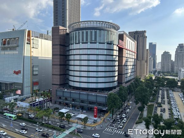 ▲新光三越。（圖／都發局提供）