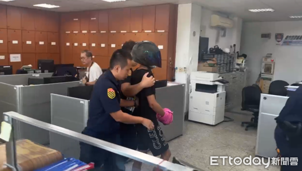 ▲▼新竹4死車禍，車內唯一倖存的15歲謝姓少男。（圖／記者黃彥傑翻攝）