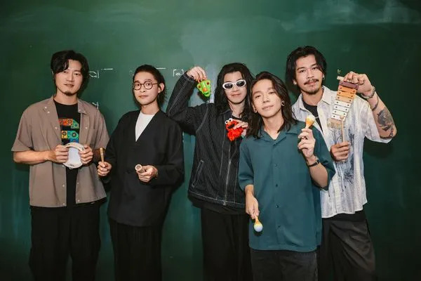 ▲▼金曲樂團麋先生集體寵乾女兒，為貝斯手以諾千金送無價豪禮 。（圖／相信音樂提供）