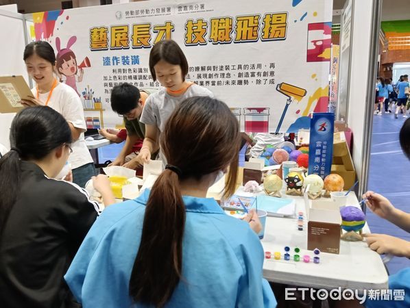 ▲台南市連續三年榮獲教育部技職教育最高榮譽「優等獎」。（記者林東良翻攝，下同）