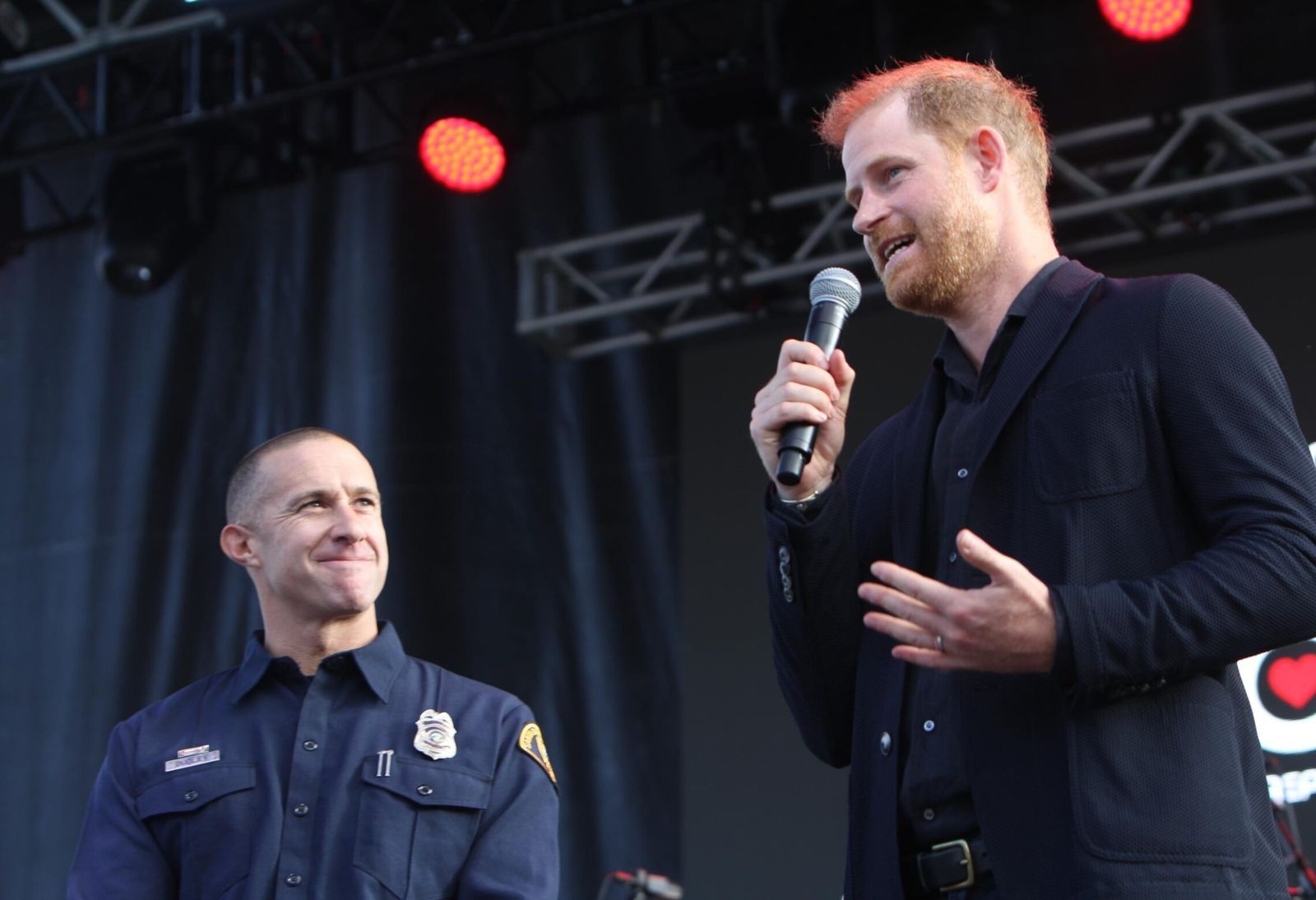 哈利王子破冰父親後「合體梅根送愛」　她「撞包伊凡卡」13萬行頭搶鏡