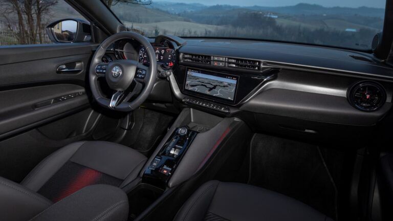 ▲新年式Junior於歐洲展現高人氣！5萬張訂單湧入。（圖／翻攝自Alfa Romeo）