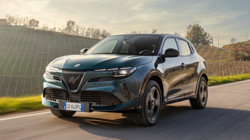 ▲新年式Junior於歐洲展現高人氣！5萬張訂單湧入。（圖／翻攝自Alfa Romeo）