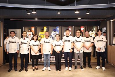 中職新辦公室啟用!蔡其昌感謝歷任會長 展售空間11月迎球迷