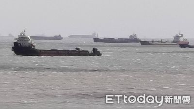 樺加沙掀11級陣風!59貨輪滯留金門外海 海巡署回應了