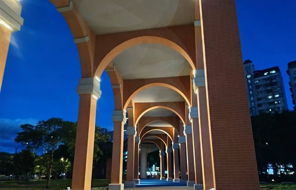 「溜」進新景點!三鶯線飛鳶廣場思古迴廊啟用融合在地文化 打造全台唯一捷運「仿古拱橋」（圖／新北市政府捷運工程局提供）