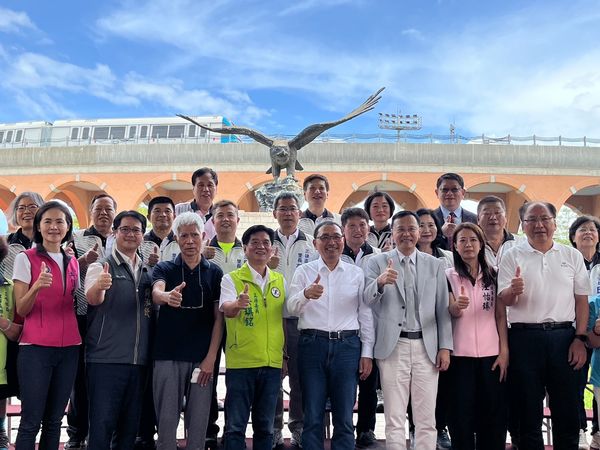「溜」進新景點!三鶯線飛鳶廣場思古迴廊啟用融合在地文化 打造全台唯一捷運「仿古拱橋」（圖／新北市政府捷運工程局提供）