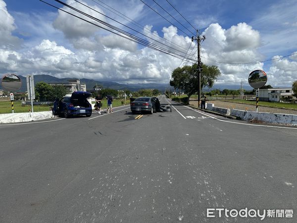 ▲▼兩輛福斯自小客車在三星鄉健富路一段與安農北路三段無號誌交叉口相撞，2車頭毀釀4傷。（圖／記者游芳男翻攝，下同）