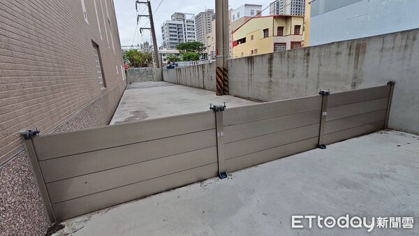 ▲台電台南區處完成抽水機測試及防水閘門措施，全力戒備強颱樺加沙。（記者林東良翻攝，下同）